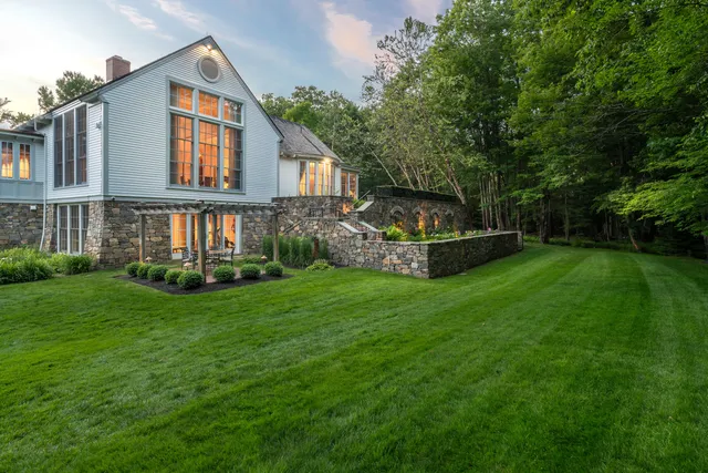 $3,950,000 | 3 Canter Lane, Cape Elizabeth, ME 04107