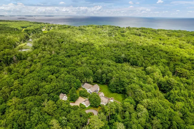 $3,950,000 | 3 Canter Lane, Cape Elizabeth, ME 04107