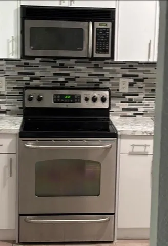 $1,650 | 407 Southeast 3rd Avenue, Unit B, Hallandale Beach, FL 33009