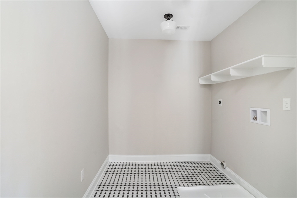 11 Cherry Tree Lane Attleboro, MA 02703 - Photo 10 of 10