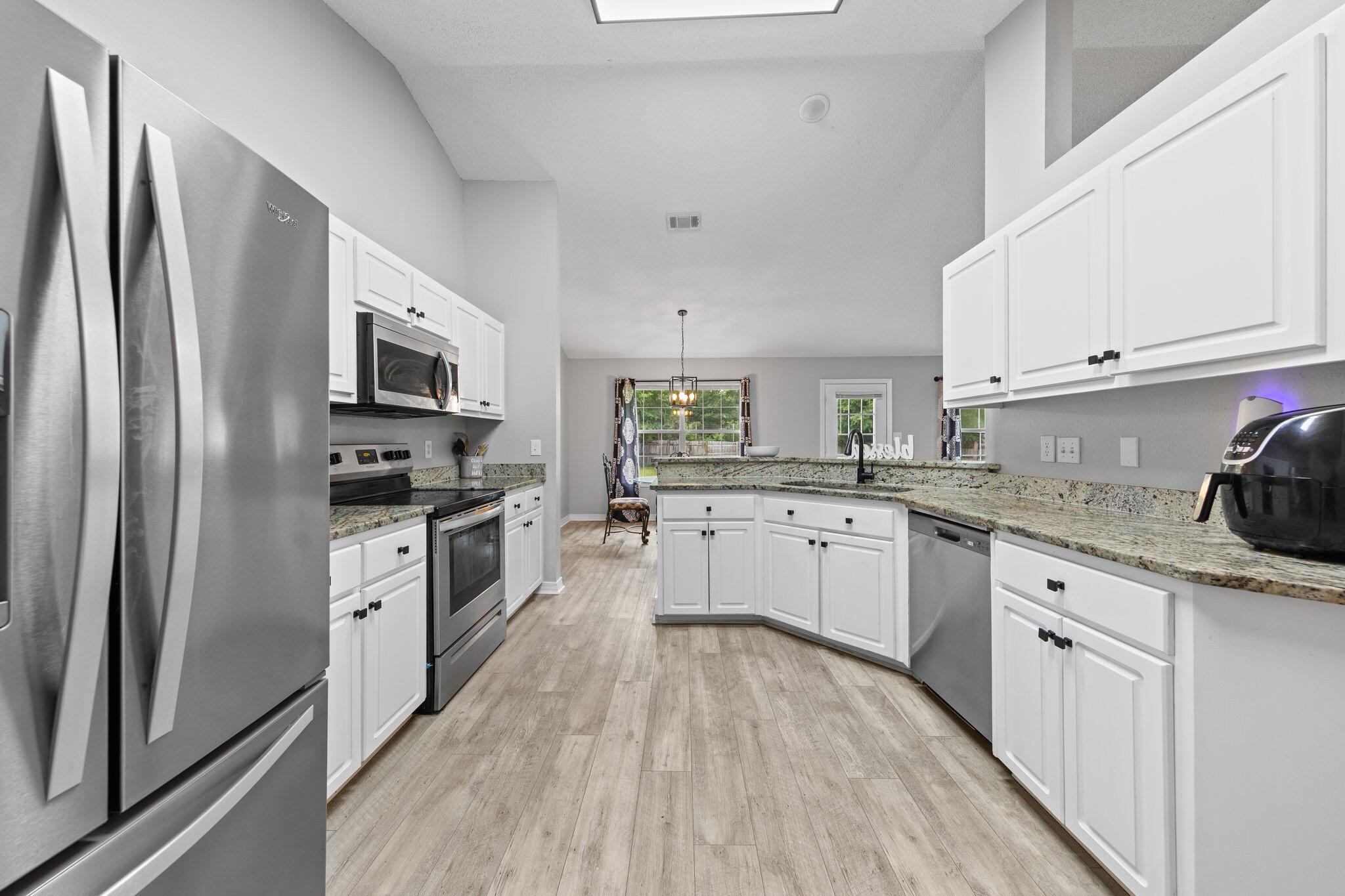 5123 Whitehurst Lane Crestview, FL 32536 - Photo 7 of 34 Moore Media_17