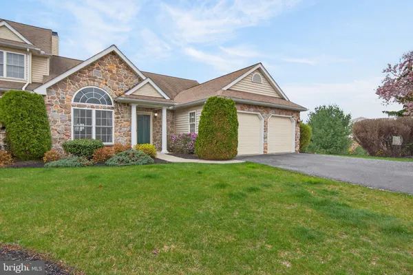 $399,900 | 108 Fountain Drive, Unit 5, York, PA 17402