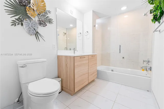 $589,000 | 16385 Biscayne Boulevard, Unit 405, North Miami Beach, FL 33160