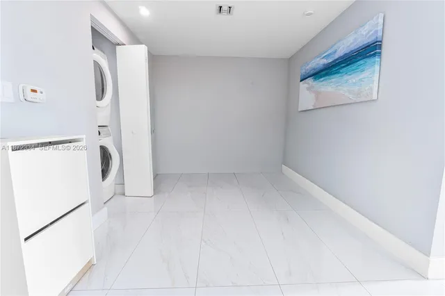 $589,000 | 16385 Biscayne Boulevard, Unit 405, North Miami Beach, FL 33160