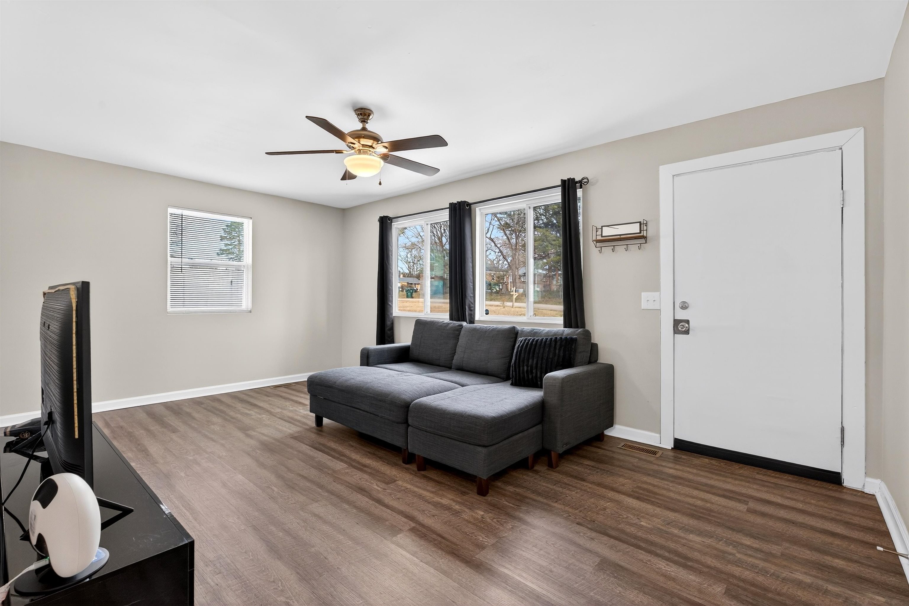 102 State Rd S-42-9793 Greer, SC 29651 - Photo 3 of 32