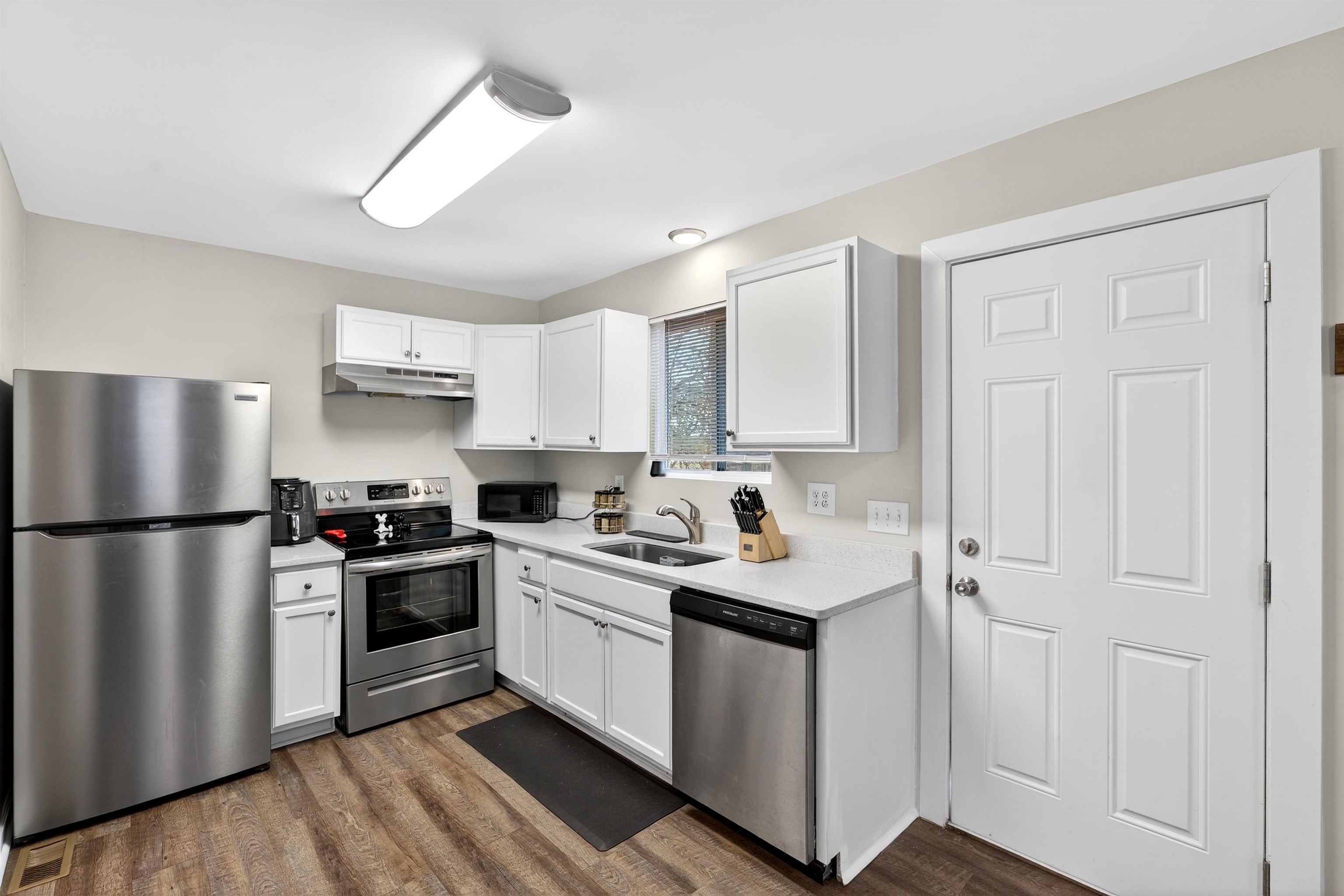 102 State Rd S-42-9793 Greer, SC 29651 - Photo 8 of 32