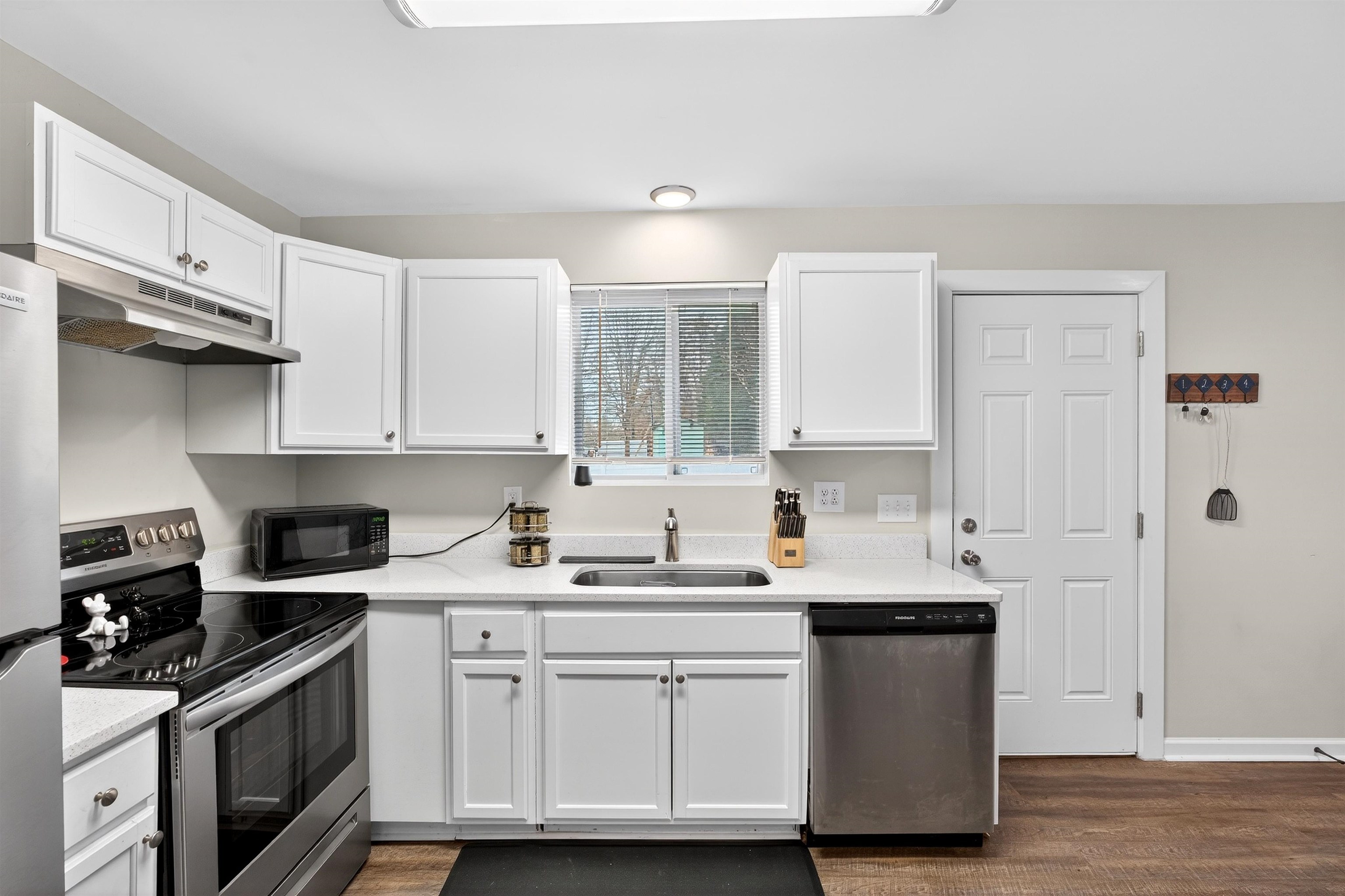 102 State Rd S-42-9793 Greer, SC 29651 - Photo 9 of 32