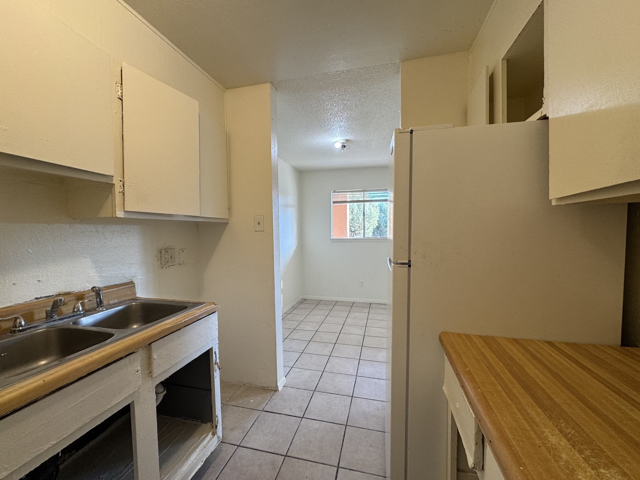 2800 Cerrillos Road, Unit 170 Santa Fe, NM 87507 - Photo 8 of 14 **EXAMPLE PHOTO ONLY. ACTUAL UNIT WILL VARY.**