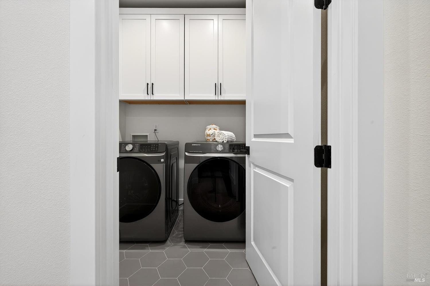 357 Cornell Street Windsor, CA 95492 - Photo 47 of 55 large laundry
