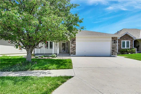 $499,000 | 4641 Southwest Soldier Drive, Lee's Summit, MO 64082