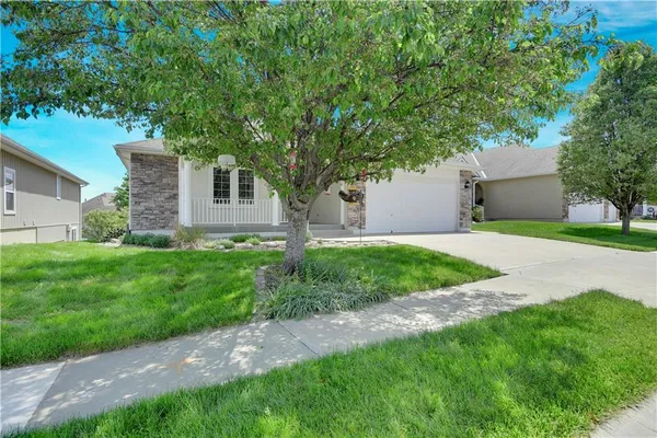 $499,000 | 4641 Southwest Soldier Drive, Lee's Summit, MO 64082