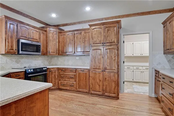 $499,000 | 4641 Southwest Soldier Drive, Lee's Summit, MO 64082