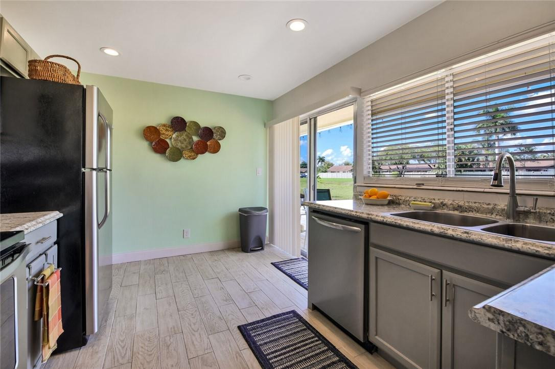 9871 Spanish Isles Drive Boca Raton, FL 33496 - Photo 9 of 24 Photo 9