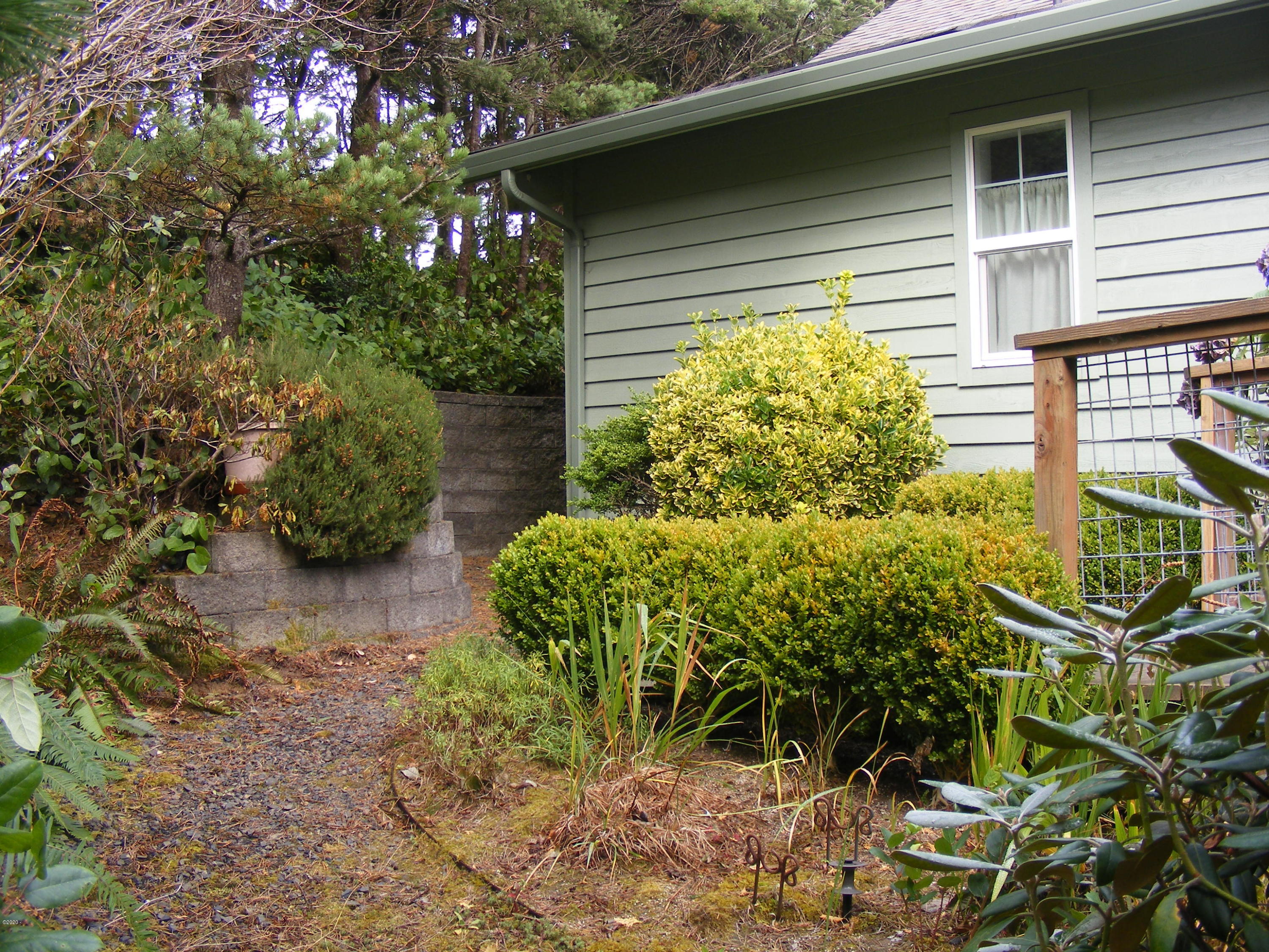 415 Northwest 19th Street Newport, OR 97365 - Photo 6 of 40 Rear Yard