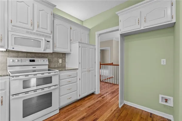 $295,000 | 3702 South Bolger Court, Independence, MO 64055