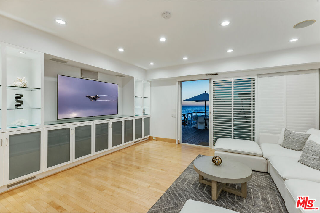 32062 Pacific Coast Highway Malibu, CA 90265 - Photo 21 of 31 a very nice looking room with furniture