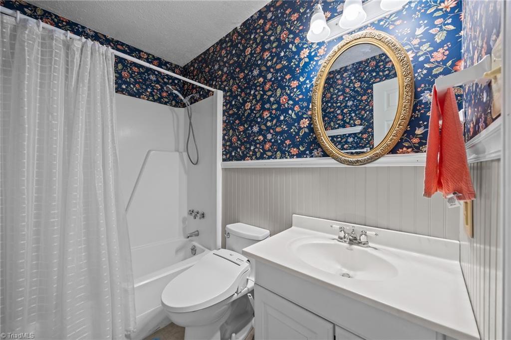 5509 Yanceyville Road Browns Summit, NC 27214 - Photo 14 of 41