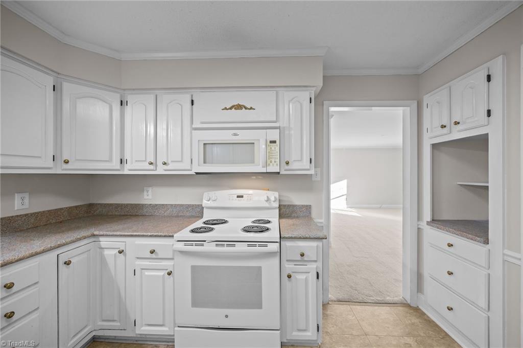 5509 Yanceyville Road Browns Summit, NC 27214 - Photo 17 of 41