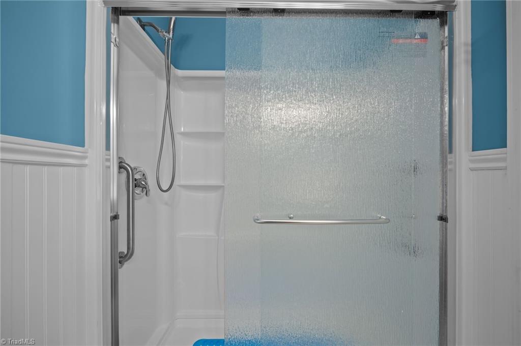 5509 Yanceyville Road Browns Summit, NC 27214 - Photo 28 of 41