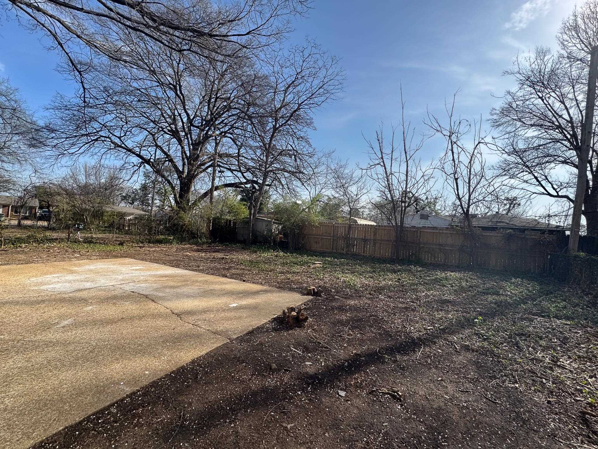 842 Rock Road Memphis, TN 38122 - Photo 7 of 26 View of yard featuring fence