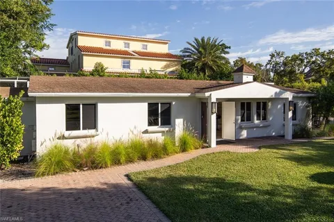 $2,500,000 | 799 Broad Avenue South, Naples, FL 34102
