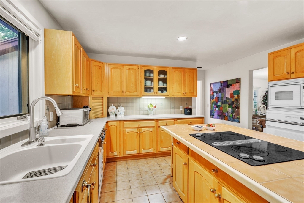 23 Woodlot Road Amherst, MA 01002 - Photo 12 of 42 Gallery Image 12