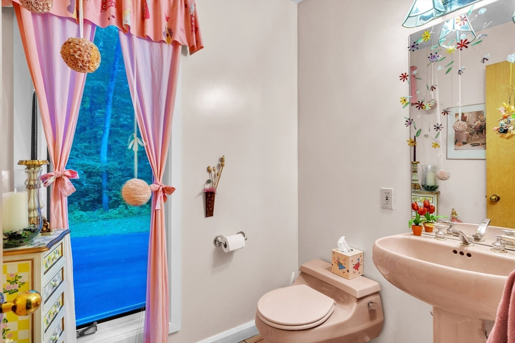 23 Woodlot Road Amherst, MA 01002 - Photo 16 of 42 Gallery Image 16