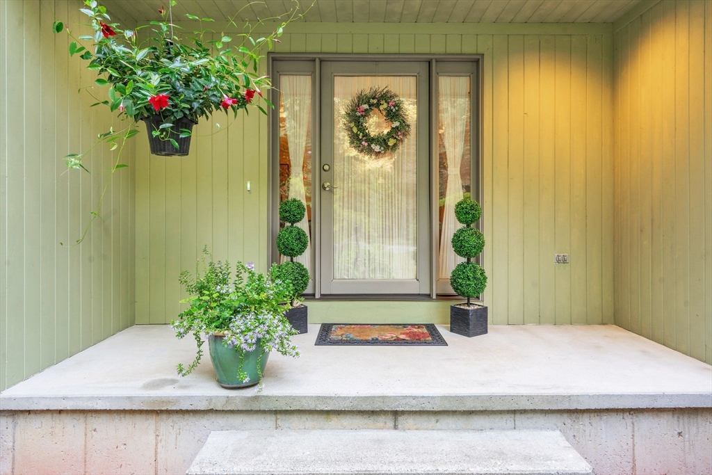 23 Woodlot Road Amherst, MA 01002 - Photo 2 of 42 Gallery Image 2