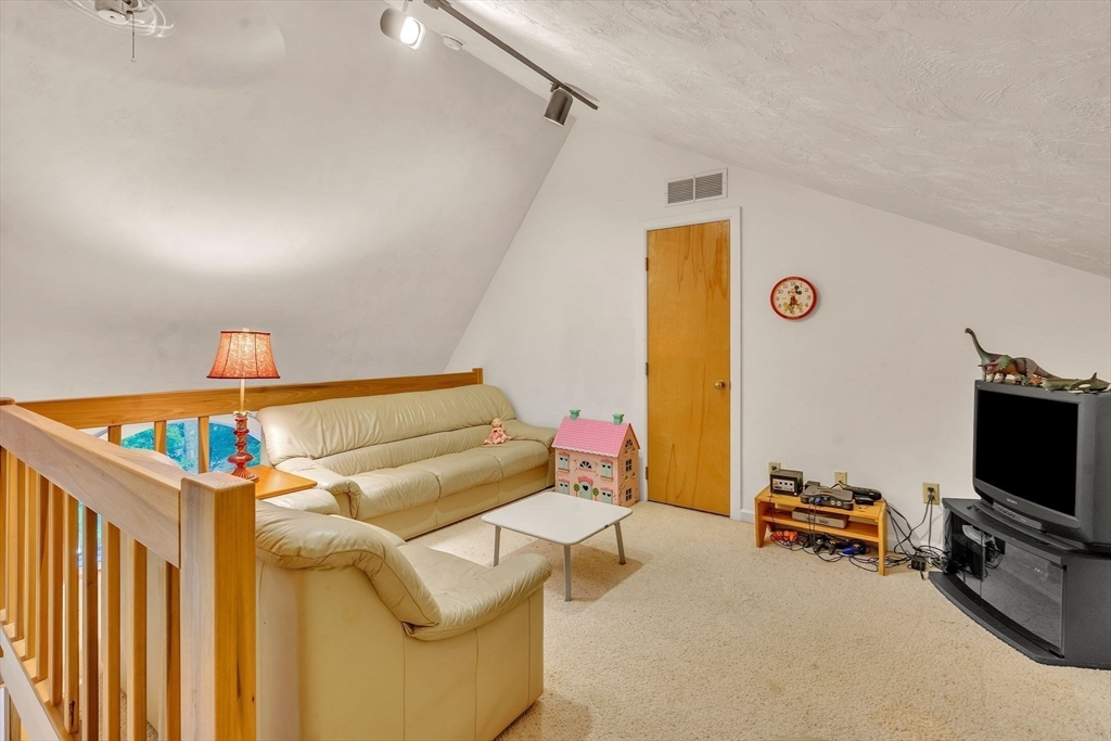 23 Woodlot Road Amherst, MA 01002 - Photo 35 of 42 Gallery Image 35