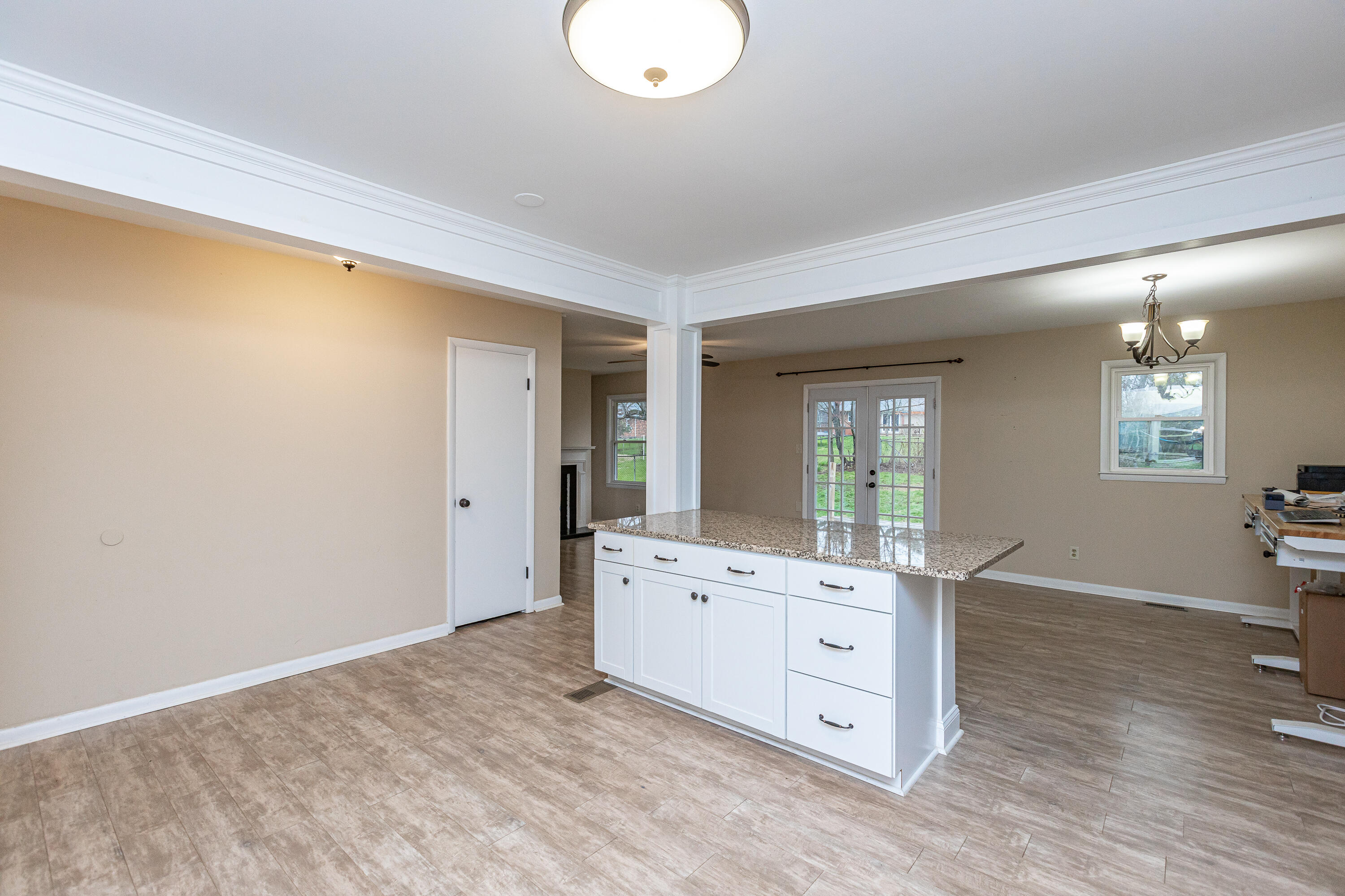 1611 Raleigh Road Lexington, KY 40505 - Photo 6 of 29 1-10