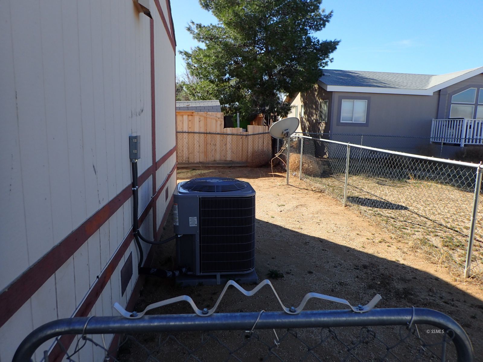 620 West Upjohn Avenue, Unit 31 Ridgecrest, CA 93555 - Photo 3 of 14 a view of balcony with two chairs