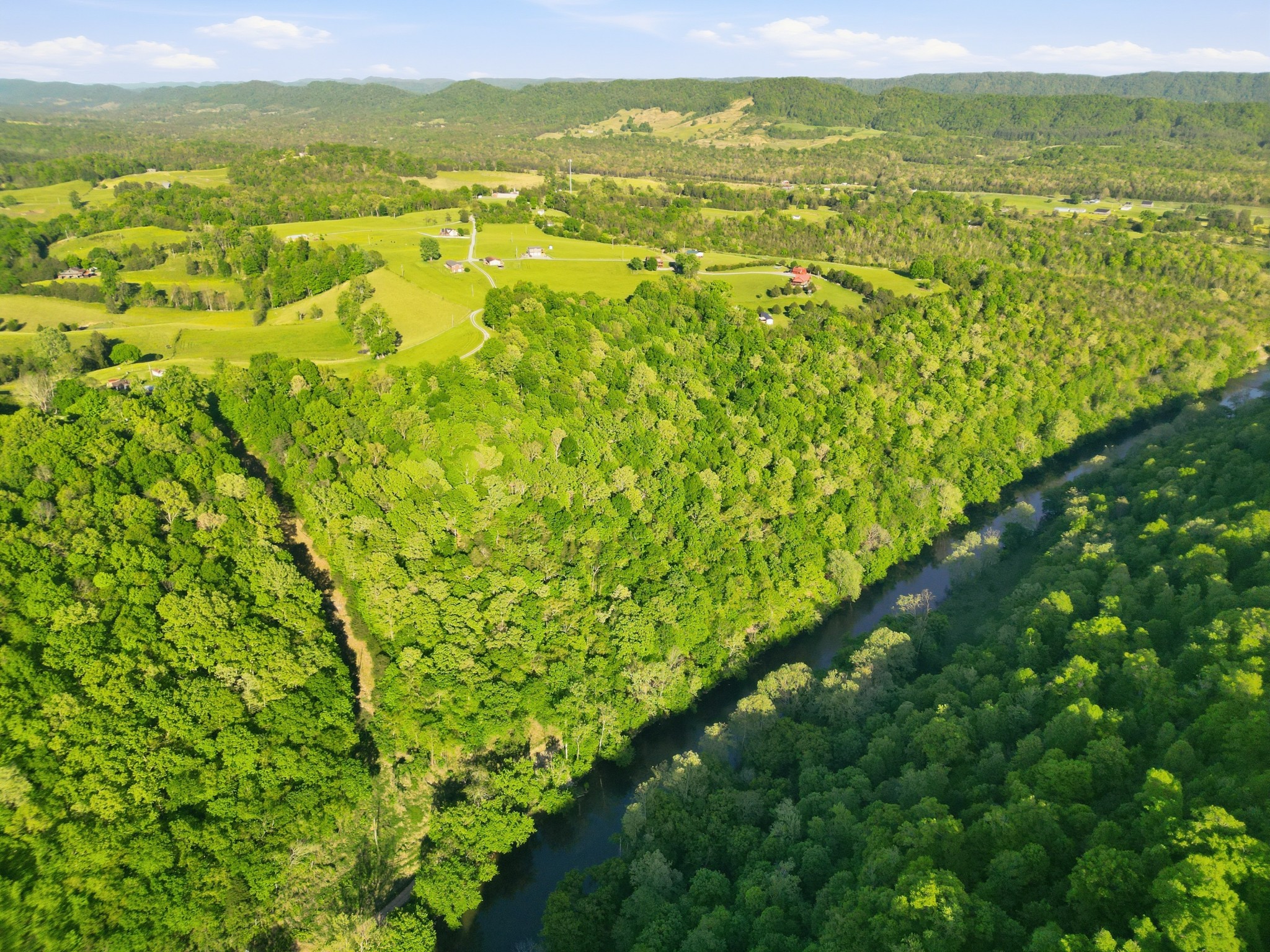 364 Lock Lane Tazewell, TN 37879 - Photo 1 of 15 a view of an ocean