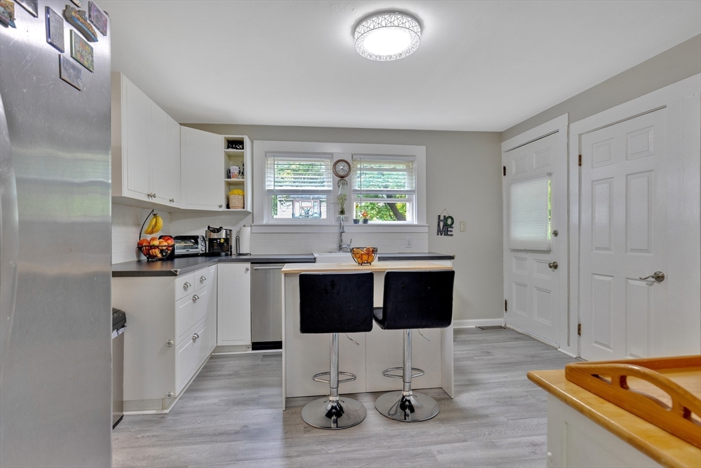 18 Ames Street Sharon, MA 02067 - Photo 4 of 33