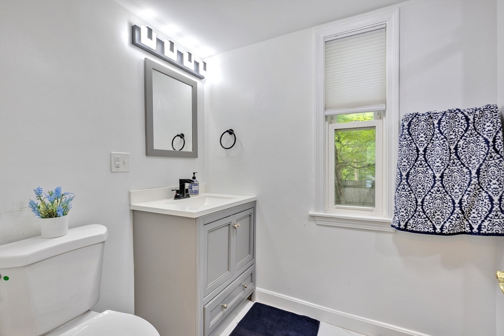 18 Ames Street Sharon, MA 02067 - Photo 7 of 33