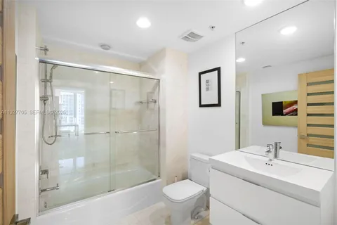 $899,000 | 17301 Biscayne Boulevard, Unit 1803, North Miami Beach, FL 33160