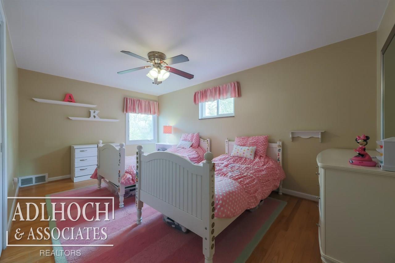1059 Devonshire Road Grosse Pointe, MI 48230 - Photo 27 of 39 31380288-26.JPG