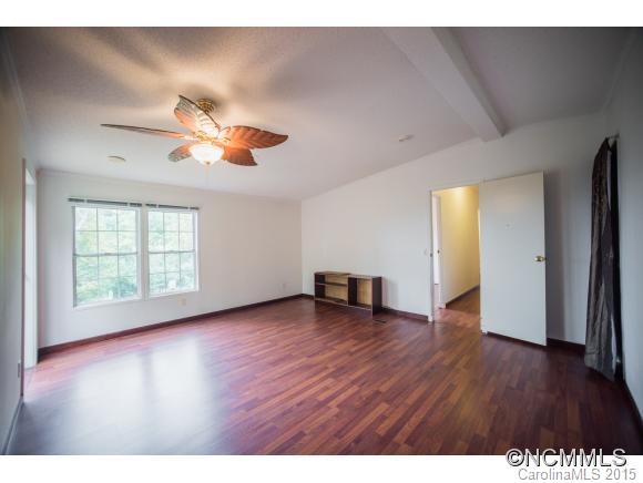 1703 Newfound Road Leicester, NC 28748 - Photo 11 of 24 Gallery Image 11