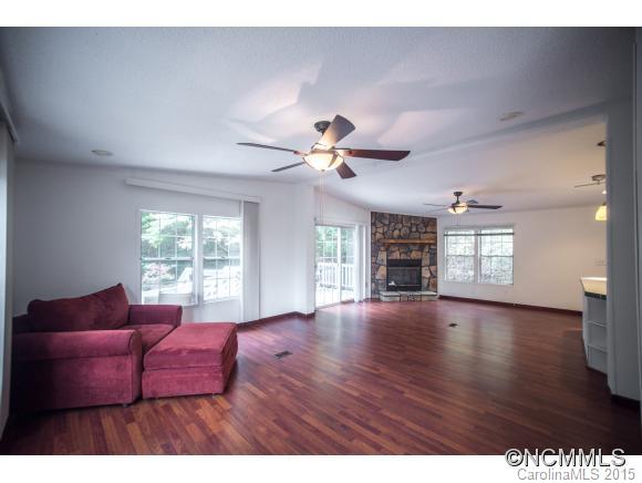 1703 Newfound Road Leicester, NC 28748 - Photo 5 of 24 Gallery Image 5