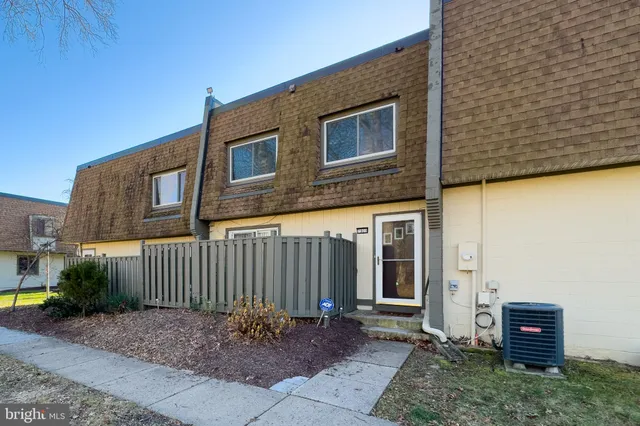 $2,300 | 7900 San Leandro Place, Unit 117D, Alexandria, VA 22309