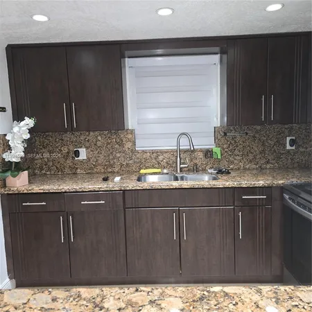 $2,350 | 9371 Fontainebleau Boulevard, Unit I235, Miami, FL 33172