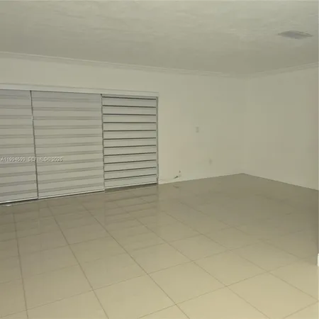 $2,350 | 9371 Fontainebleau Boulevard, Unit I235, Miami, FL 33172