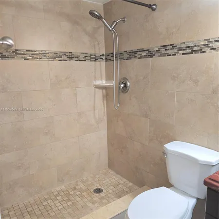 $2,350 | 9371 Fontainebleau Boulevard, Unit I235, Miami, FL 33172