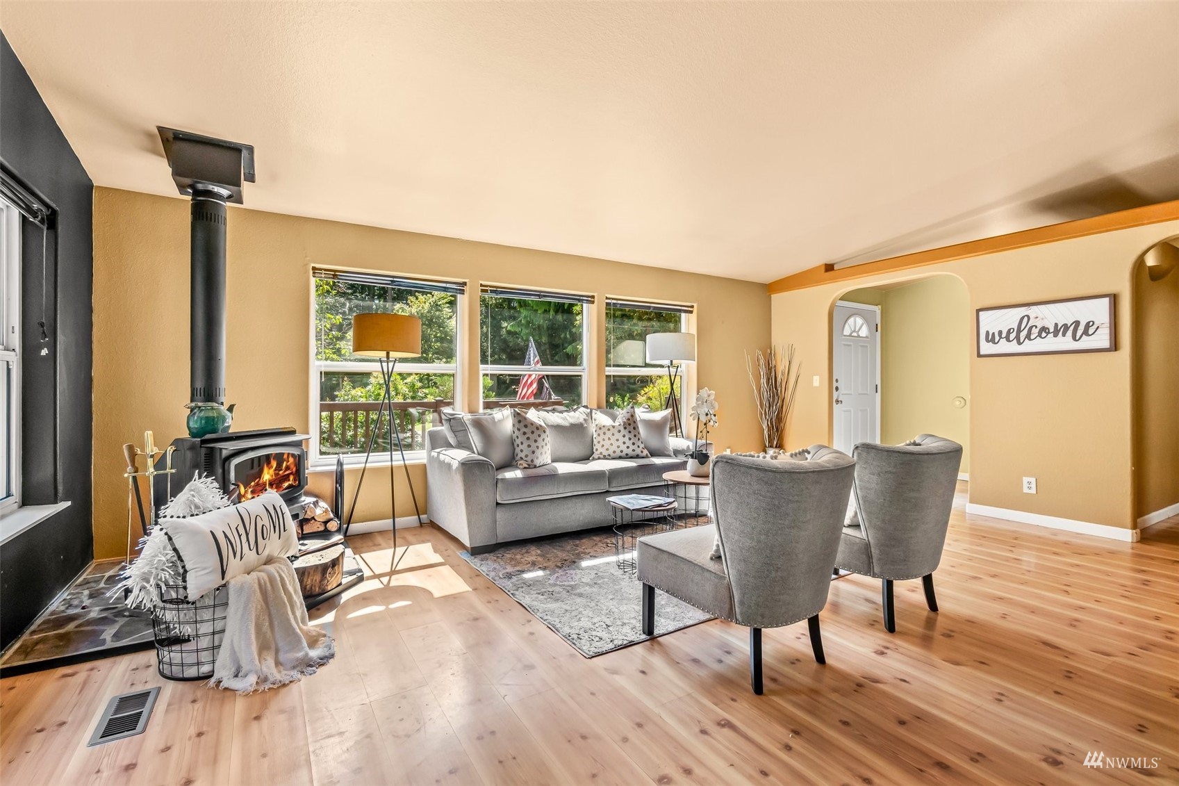6653 Duck Pond Lake Road Clinton, WA 98236 - Photo 4 of 35 Gallery Image 4