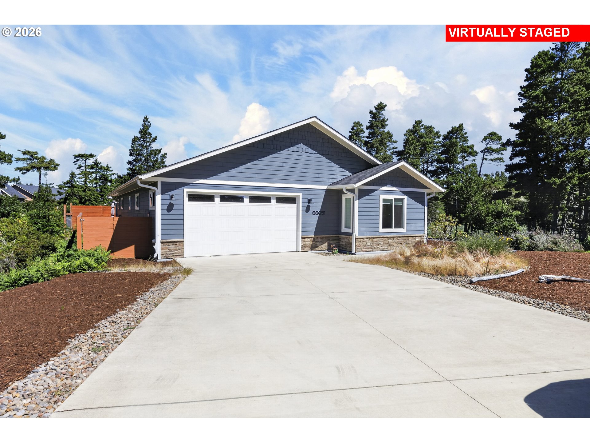 88051 Lake Point Drive Florence, OR 97439 - Photo 8 of 32