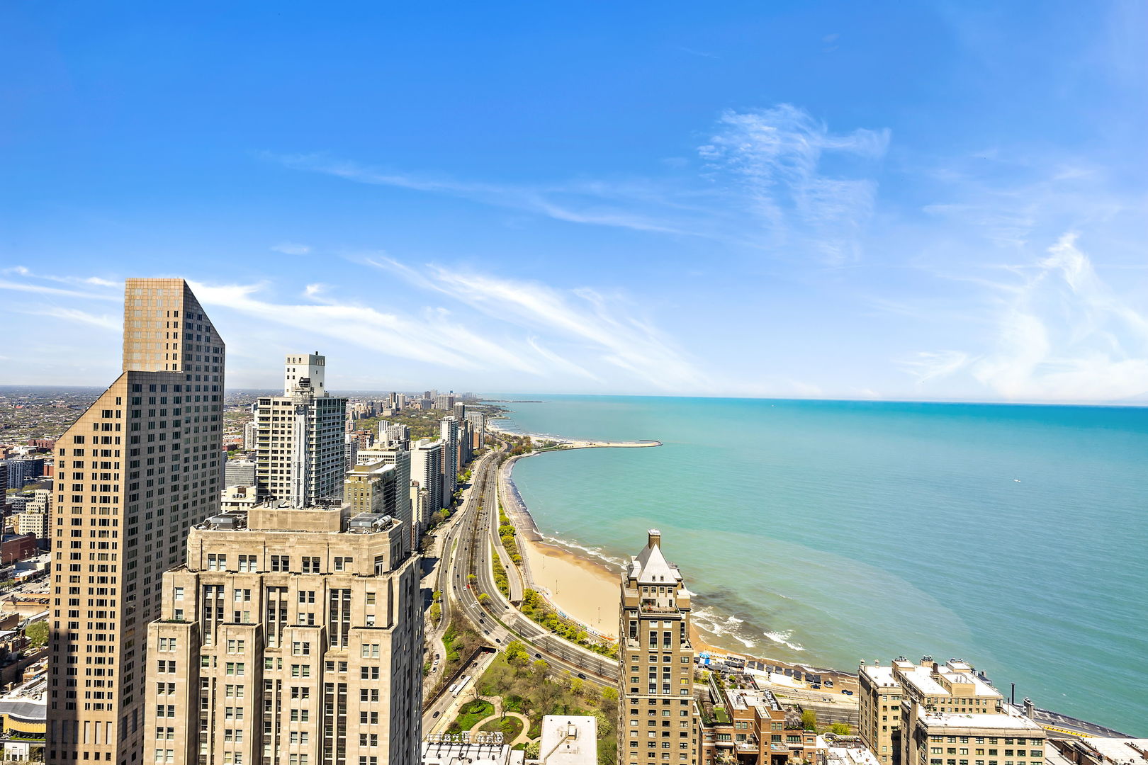 175 East Delaware Place, Unit 5412 Chicago, IL 60611 - Photo 2 of 20 a view of a city from a terrace