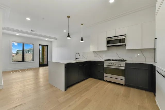 $878,800 | 50 Leo M Birmingham Parkway, Unit 506, Boston, MA 02135