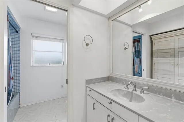 $999,995 | 1602 Southbay Drive, Osprey, FL 34229