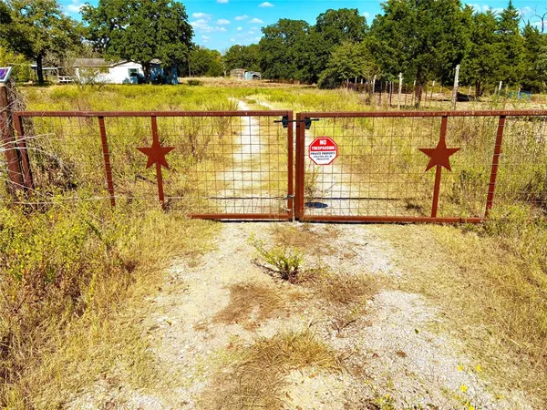 $240,000 | 1510 Old McDade Road, Elgin, TX 78621