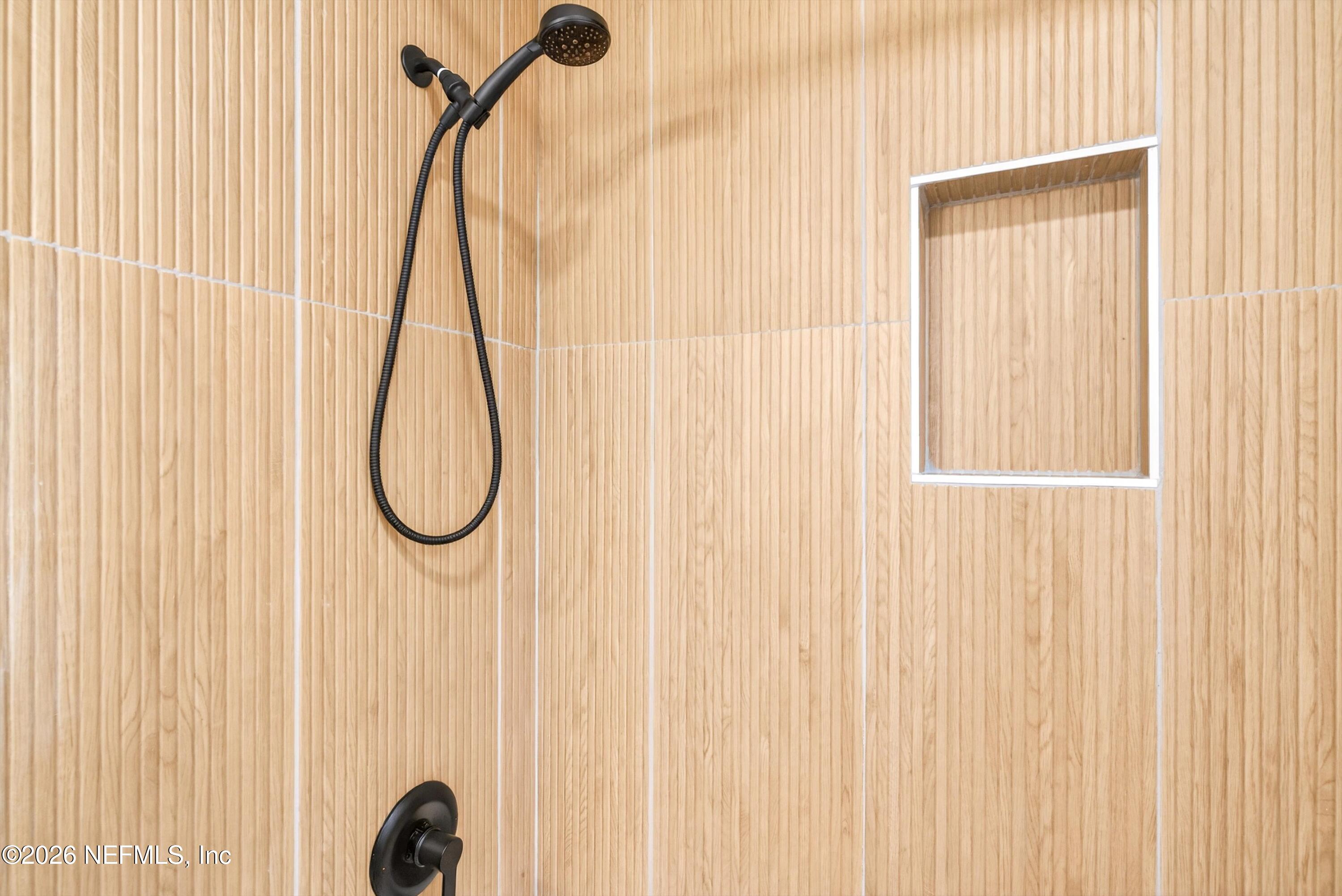 4755 French Street Jacksonville, FL 32205 - Photo 29 of 42 GUEST BATH-TUB/SHOWER COMBO