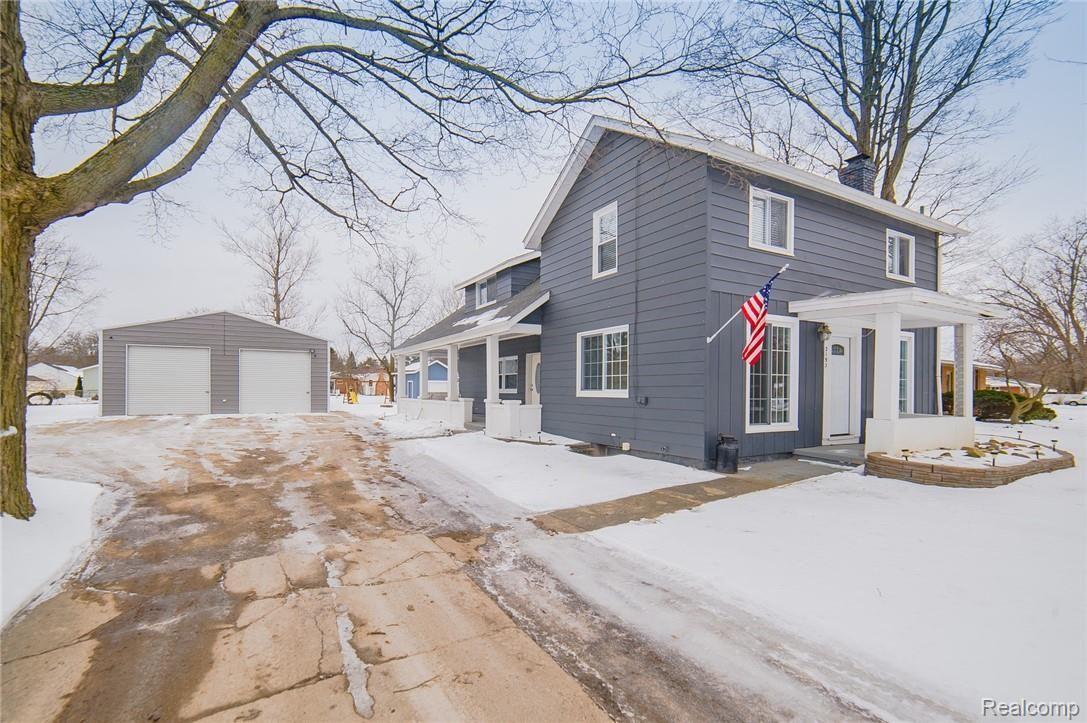 2193 South Long Lake Road Fenton, MI 48430 - Photo 1 of 62 2193 S Long Lake-6.jpg